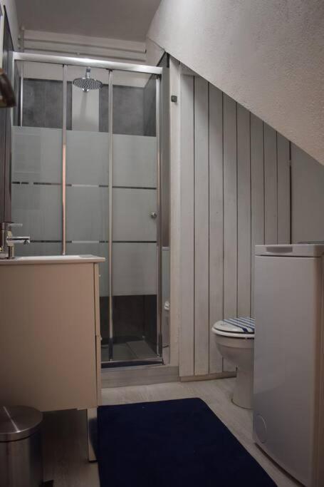 Neuf Et Independant Dans Rez-de-villa Apartment
